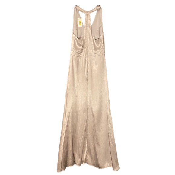 NWT 🏷 Womans gorgeous silver razor back evening gown with built in slip - Picture 3 of 8